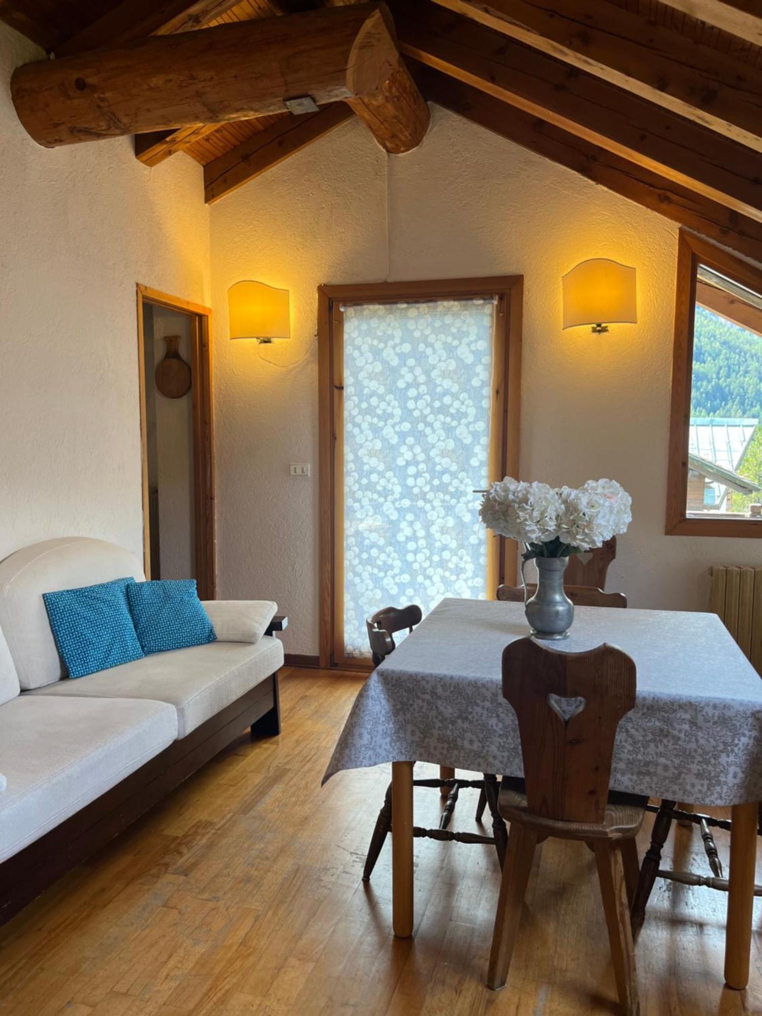 Chalet Blanc "La Mansarda" Courmayeur Kültér fotó